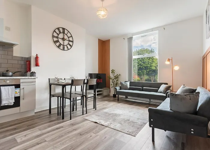 Bronze Haven - A Luxe And Cozy Stay In Birmingham
