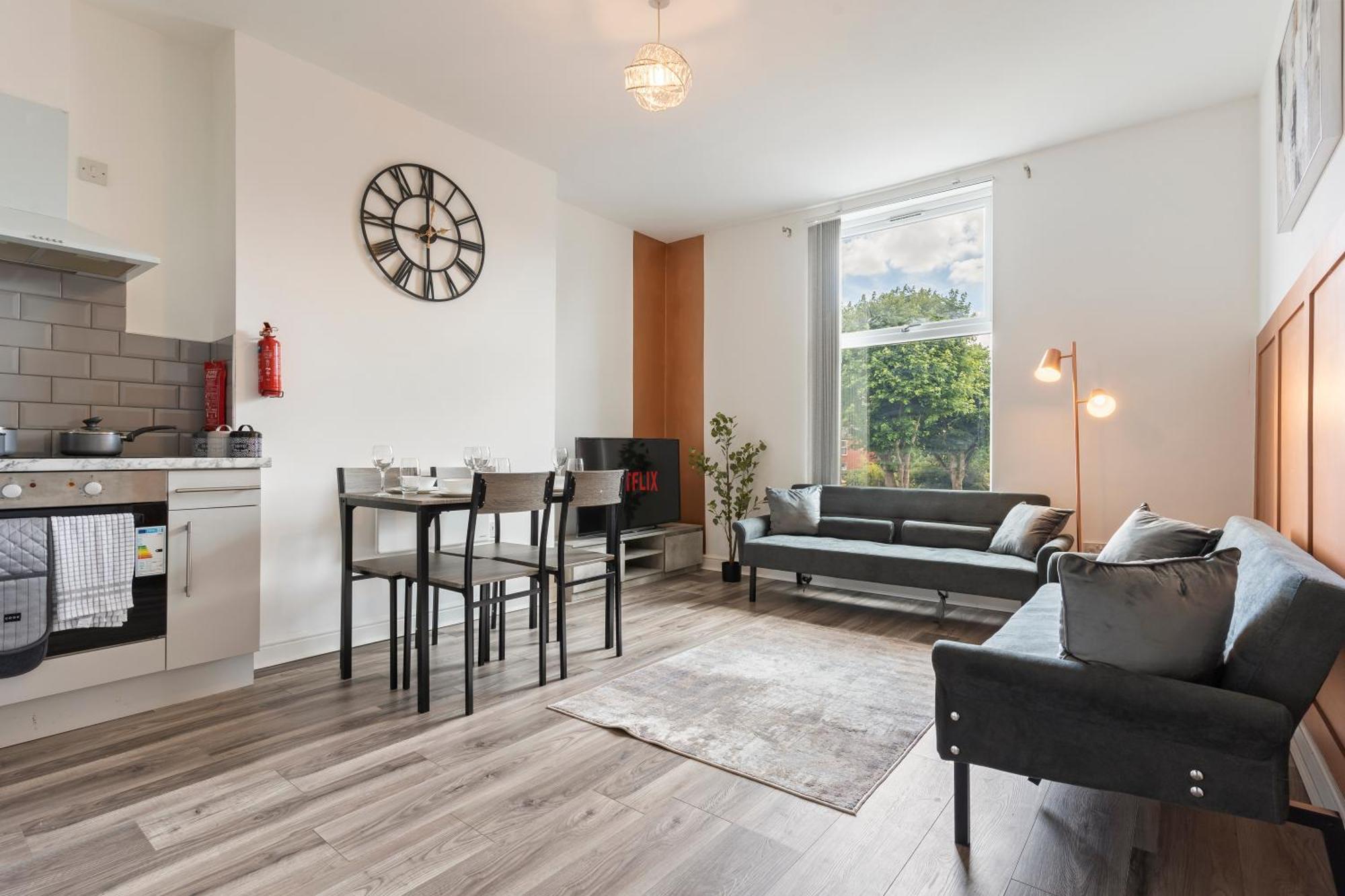 Bronze Haven - A Luxe And Cozy In Birmingham