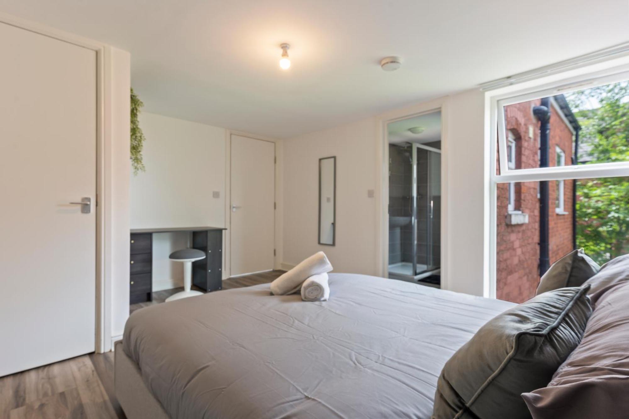 Bronze Haven - A Luxe And Cozy In Apartment Birmingham