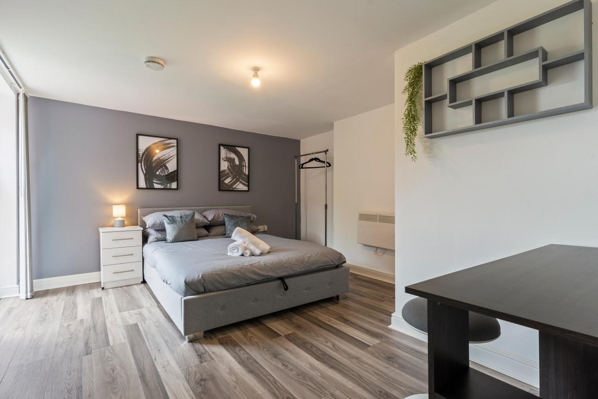 Bronze Haven - A Luxe And Cozy In Apartment